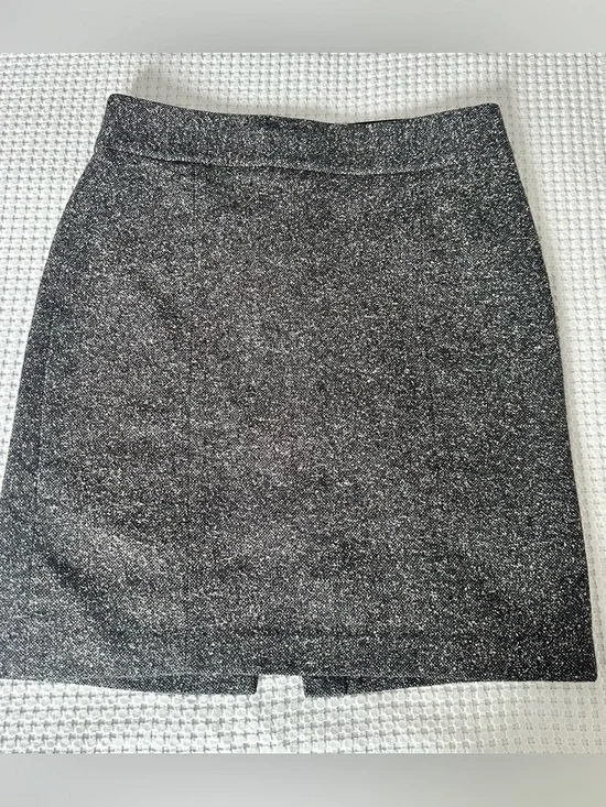 Banana Republic Mad Men
Size 8 Wool skirtClassic Black Tweed Women's - Picture 2 of 12
